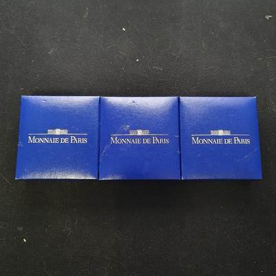 【全场包邮】纯粹捡漏拍第432场 - 【收藏工具】法国纪念银币空盒和证书3个一组