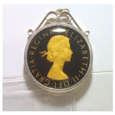英国1963年伊丽莎白珐琅镀金高浮雕精制带釉币章吊坠 带银圈 33MM - 英国1963年伊丽莎白珐琅镀金高浮雕精制带釉币章吊坠 带银圈 33MM