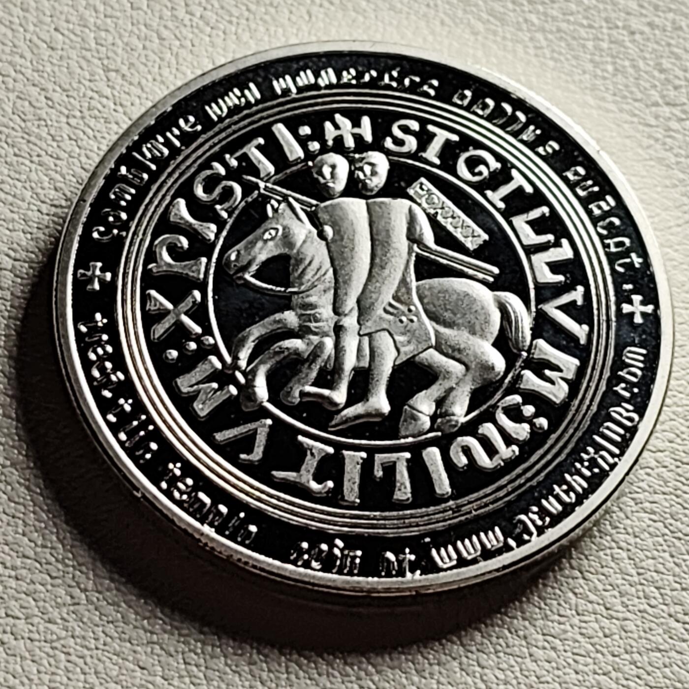 泉币菌-第32场-中外散币乐园  马剑圣殿骑士 纪念章 直径约40mm 