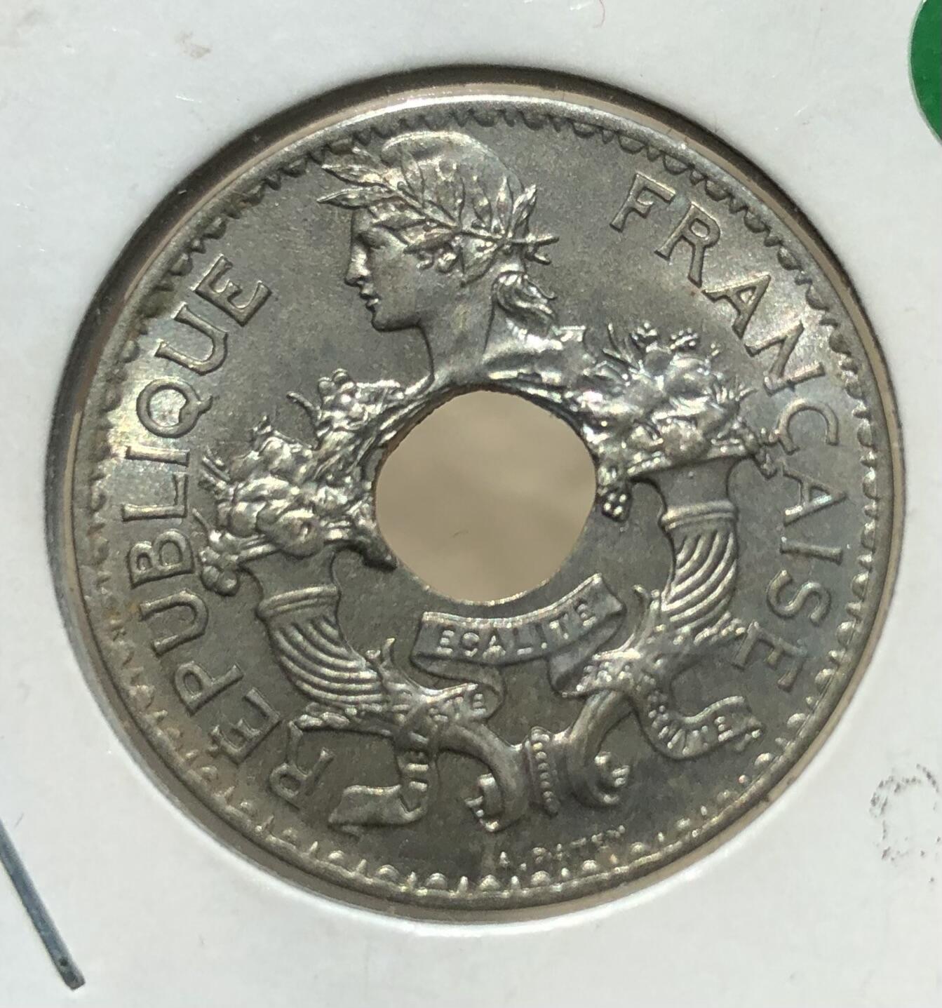 法属印支1938年5分中孔镍币入盒品