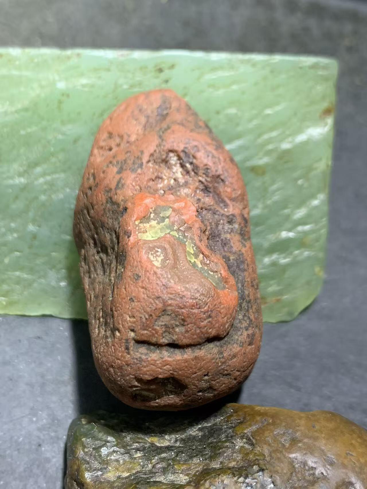 精美川料红皮开窗荔枝冻南红玛瑙原石一颗，