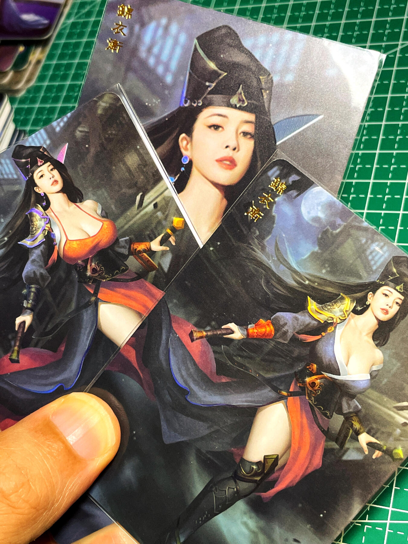 显眼宝17期 大家玩卡快乐 卡将卡米乐卡牌  原创锦衣卫 人物二3张   彩闪工艺  大卡尺寸63*88