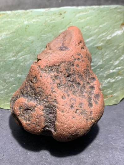 精美川料红皮开窗荔枝冻南红玛瑙原石一颗， - 精美川料红皮开窗荔枝冻南红玛瑙原石一颗，