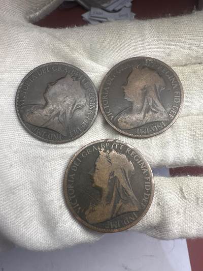 11.26散币、徽章专场 - 维多利亚女王披纱铜币3枚