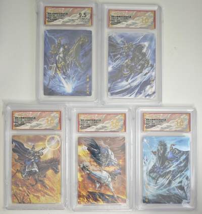 白泽拍卖卡牌手绘专场第18期（端午临中夏，时清日复长） 2024 卡德曼 武韵红颜 五子良将5张 徐晃，于禁，乐进，张辽，张郃 谷粒绘 粗闪 保粹评级 4张爆金10分，1张9.5分 特标