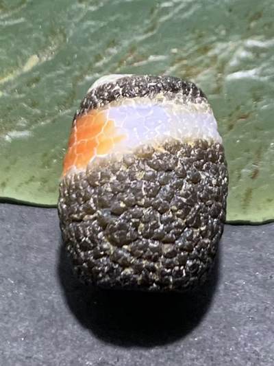 精美药师玛瑙龙鳞风化纹桶珠一个，。 - 精美药师玛瑙龙鳞风化纹桶珠一个，。
