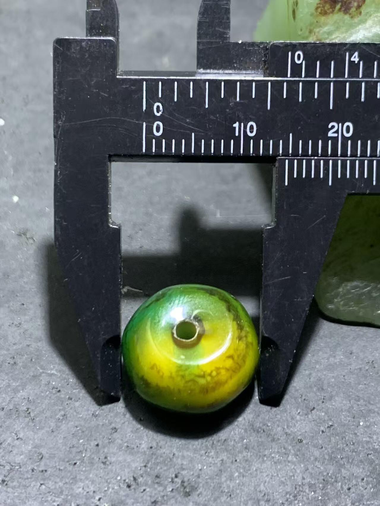 缠丝玛瑙六角算盘珠1颗