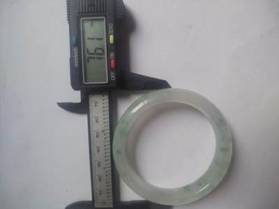 玉石 手串 手镯 手链专场 翡翠飘花手镯。