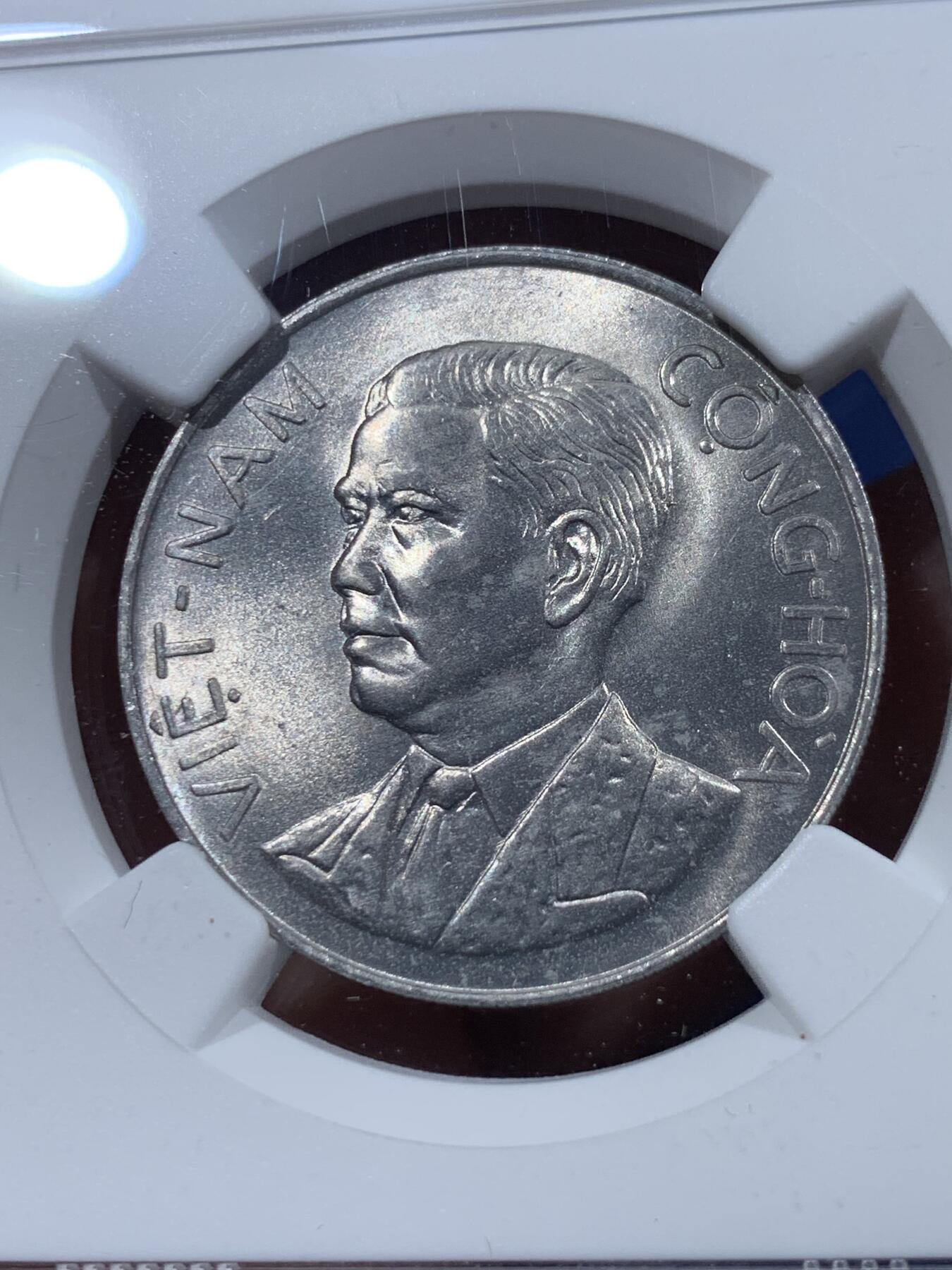 《竞宝斋》第387场 周日，周一 2场连拍 （全场包邮） NGC MS64 越南1963年吴庭艳头像50苏铝币
