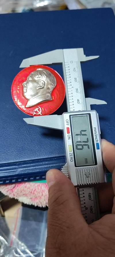 精品毛主席像章拍场 🔥红旗、党徽图案🔥毛主席像章，