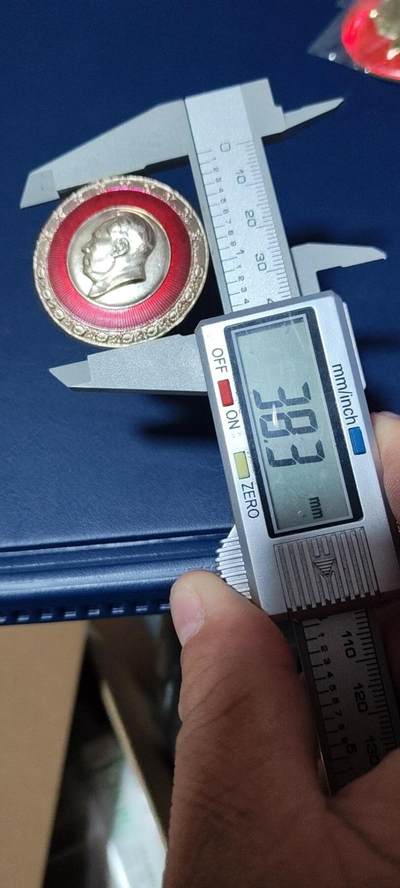 精品毛主席像章拍场 🔥花边🔥毛主席像章，