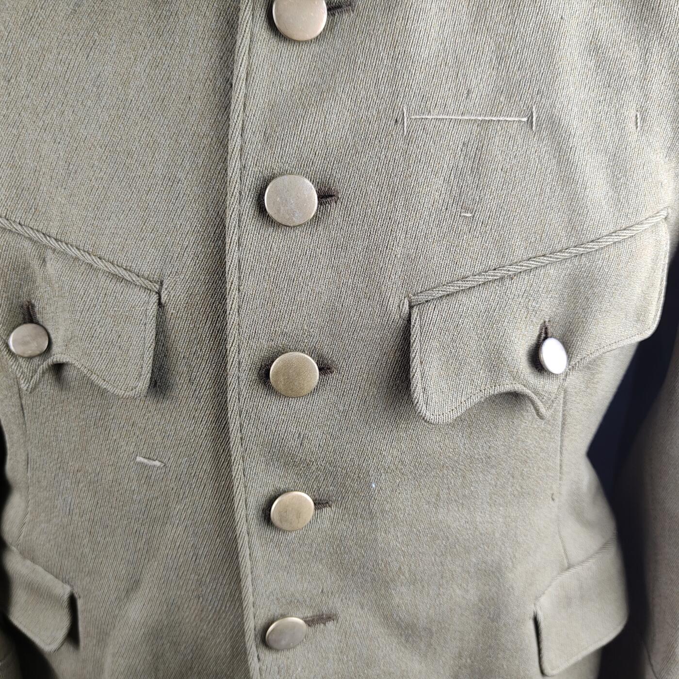 0元起拍勋章 第265期 咸鱼国勋章拍卖专场 6月4日（周三）下午6：00开始 苏联西伯利亚囚服上衣一杠三领章 详图私聊 领围39 肩宽43 胸围94 衣长61 袖长53