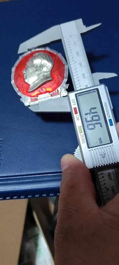 精品毛主席像章拍场 🔥异形章🔥毛主席像章，