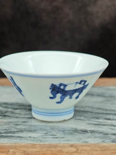 老张0元起拍·钱币徽章纸品杂项拍卖专场3(7月5日晚9点截标) - 老青花博古图酒杯/茶杯