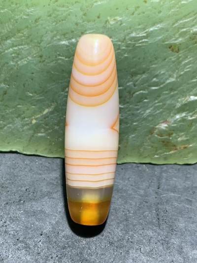 精美高玉化缠丝玛瑙随形桶珠一个， - 精美高玉化缠丝玛瑙随形桶珠一个，