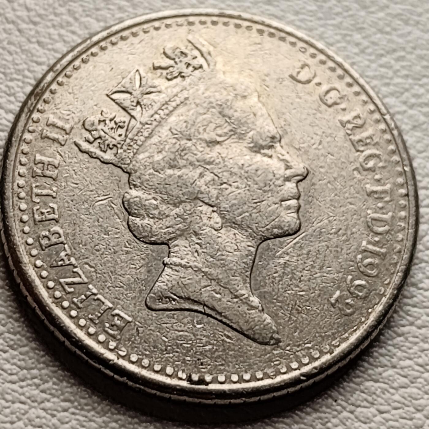 泉币菌-第37场-中外散币乐园 英国10便士 24.5mm 小版狮子女王头像