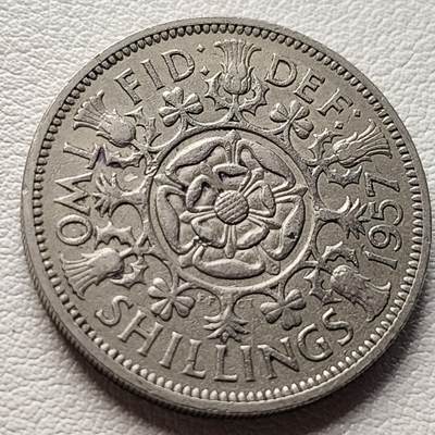 泉币菌-第37场-中外散币乐园 - 英国早期1957年2先令老镍币 伊丽莎白二世青年女王头像 28.3MM