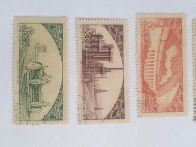 邮票专场 1952年 伟大的祖国 建设纪念邮票一套。