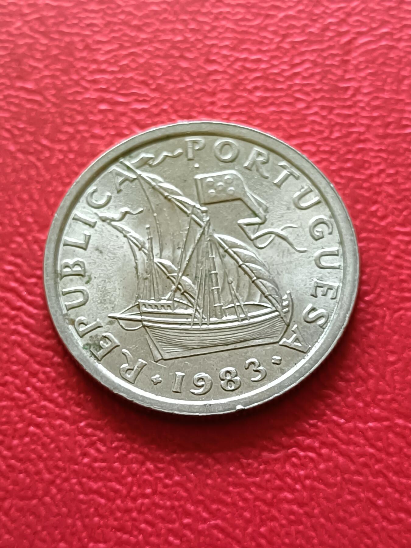【云涧收藏】第三十三场 葡萄牙1983年2.5埃斯库多，UNC