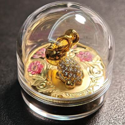 【德藏】世界币章拍卖第133期（拍品征集中~欢迎藏友联系） - 2023年 中国"兔与花"幻彩3D立体镀金纪念章 立体感及幻彩效果十足 直径约：40mm，重约：42.8g