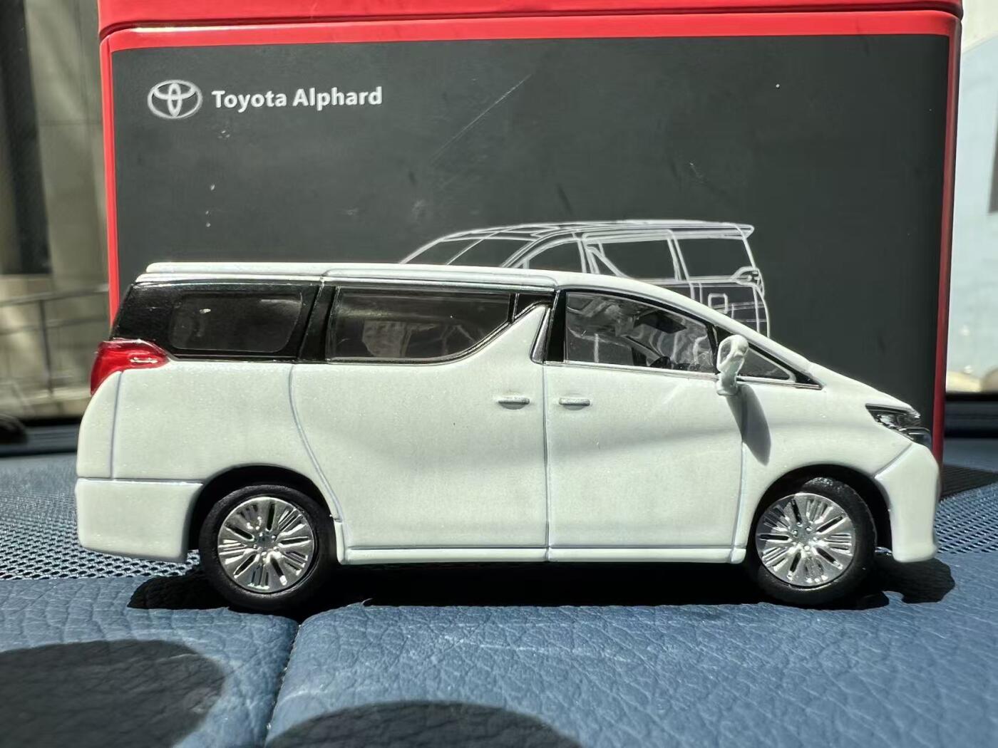 零元拍：丰田亚洲首席形象大使，国民女神高圆圆亲笔签名丰田原厂埃尔法1:64 合金车模