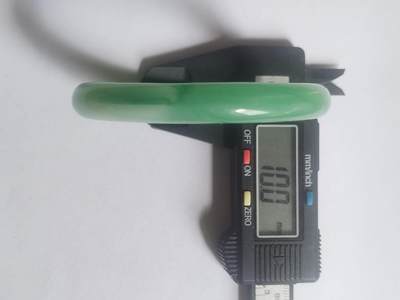 玉石 手串 手镯 手链专场 翡翠飘花手镯。