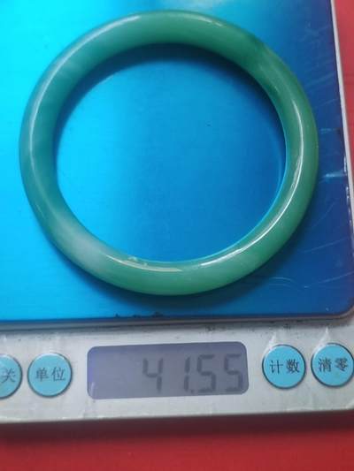 玉石 手串 手镯 手链专场 翡翠飘花手镯。