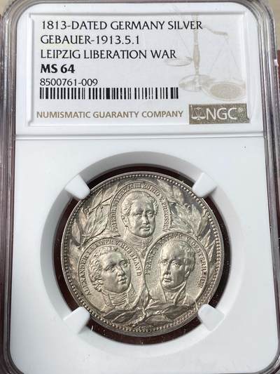 万国钱币拍卖第048期 - NGC MS64 1913年德国战胜拿破仑一世民族大会战胜利100周年纪念银章 镜面精致 正面橡树叶环绕沙皇亚历山大一世、普鲁士威廉三世、弗朗茨一世 背面莱比锡战役场景 1813年10月拿破仑以十八万人与俄罗斯、奥地利、普鲁士及其他各国三十万联军苦战 最后战败返回巴黎