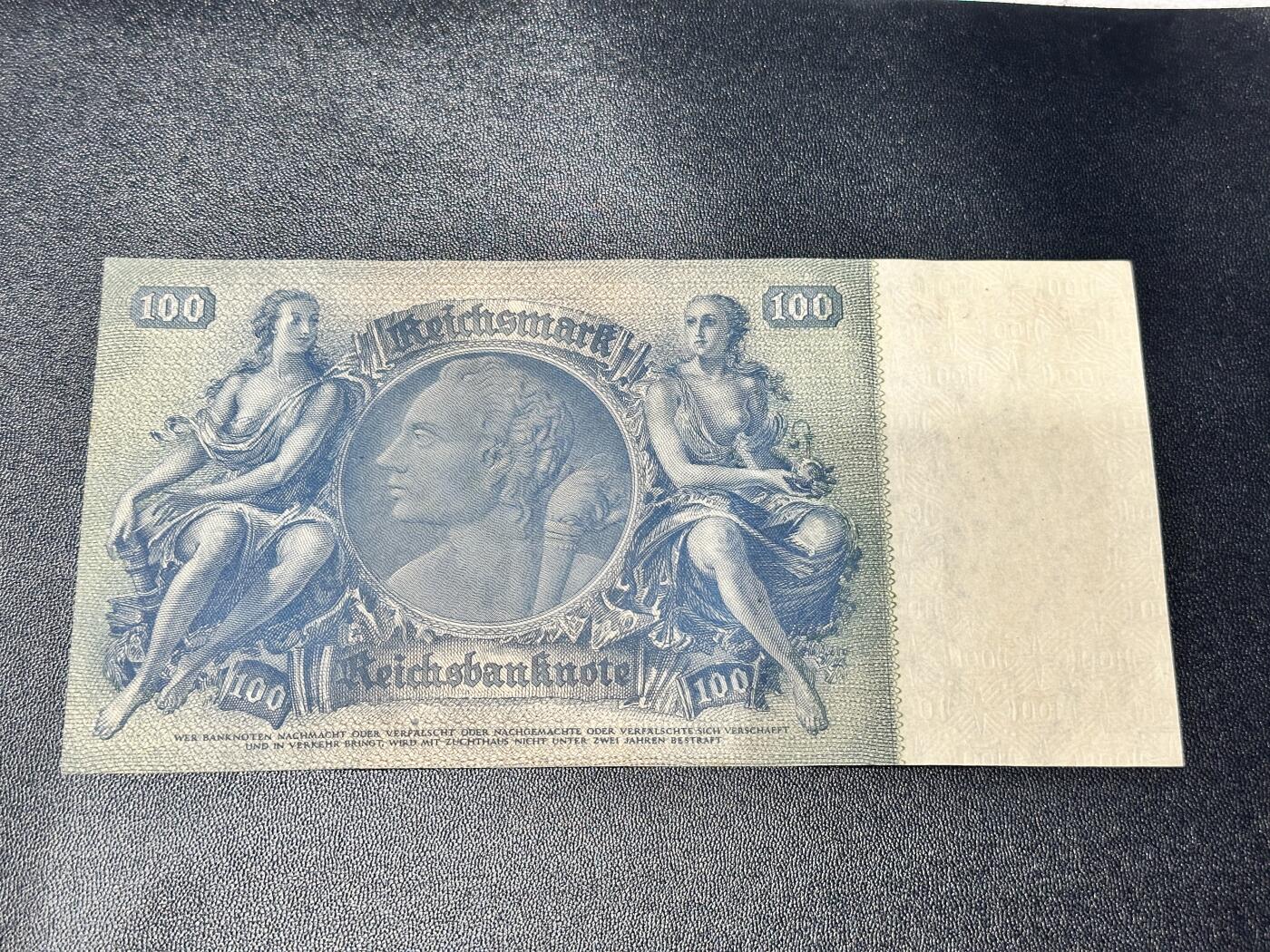 《外钞收藏家》第五百三十四期（本期裸币和评级精品）（长期征集拍品、欢迎联系） 1935年德国100马克 全新 尾615 荧光有一个小点的瑕疵