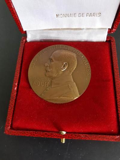 老王徽章第126期 - 法国福煦元帅大铜章   原盒    直径50mm   重量64.7g