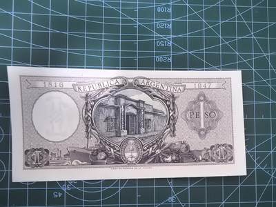 外国钱币专场，0元起拍，5元加价，无佣金 阿根廷钱币 1比索纸币 1956年 全新