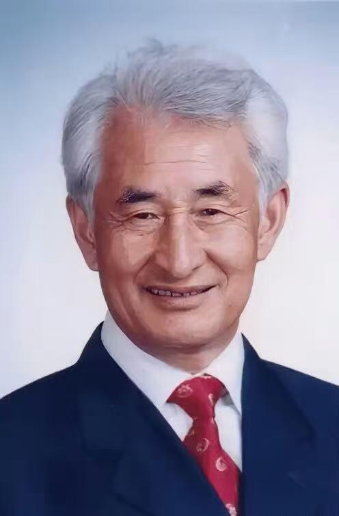 零元拍：中国酱酒之父，飞天茅台崛起的奠基人，原茅台集团董事长季克良先生；著名影视歌三栖明星国酒茅台首位代言人张艺兴；新任中国贵州茅台酒厂（集团）有限责任公司党委书记、董事长，贵州茅台酒股份有限公司党委书记、董事长张德芹亲签43°飞天茅台一组！（两瓶未开封）