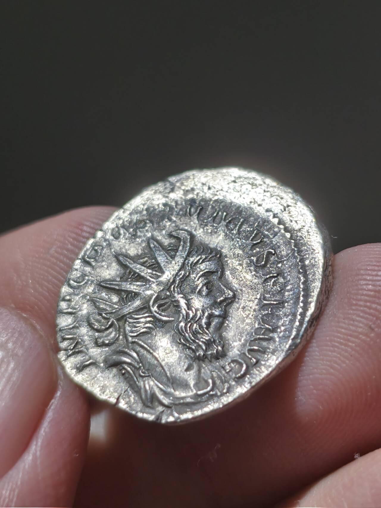 星盘钱币6.14古典币专场 罗马-高卢政权创立者波斯图穆斯安东尼安银币背朱皮特 262-263   打制于科隆  品相很漂亮3.24g