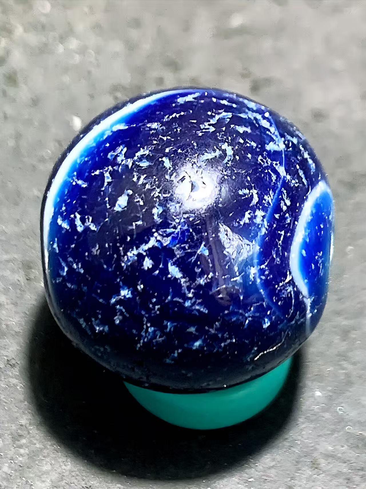 精美高玉化风化纹玛瑙随形珠一颗，。