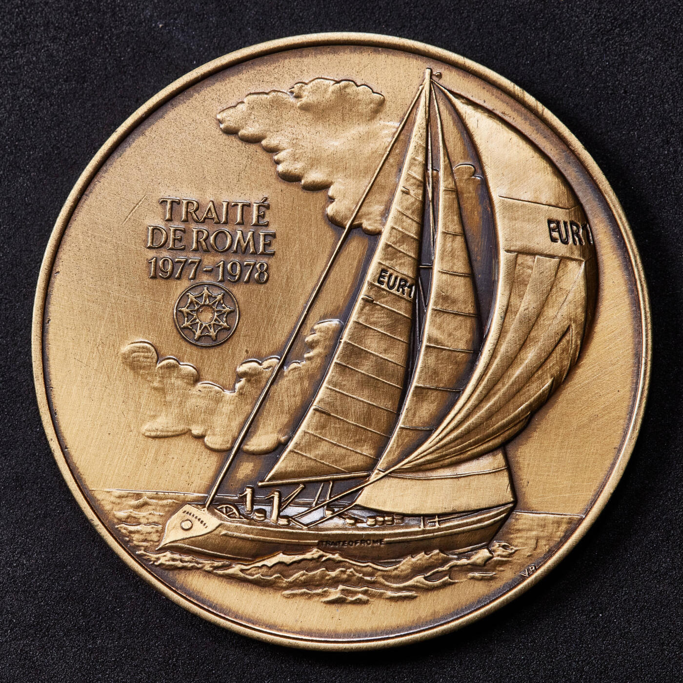 【俄甄集藏】2025年(040) 06-25星期三晚 19:00 全场包邮