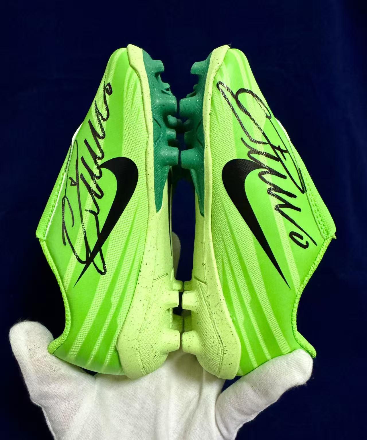 零元拍：[C罗]克里斯蒂亚诺-罗纳尔多亲笔签名Nike Mercurial Superfly 9 Academy CR7 PE儿童专业足球鞋