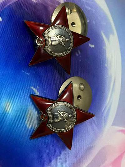 苏联勋章奖章7月18日晚上九点结束在麦稀奇 找不到的加我qq或者微信都是184277308备注苏章拍卖。最好加微信群每次都会通知还有提前可以一口价的 最近会持续拍卖一些东西。 - 苏联二战红星勋章 双红星连号 同一人的 1900507，1900508 都是珠宝局版本 507有三处小剥皮 508好品无磕碰 36近卫坦克旅技术保障连战车维修抢修车高级工长 Сафонов Сергей Егорович 都是因为快速修理战车获得 都有奖励卡同一人连号的挺少见的