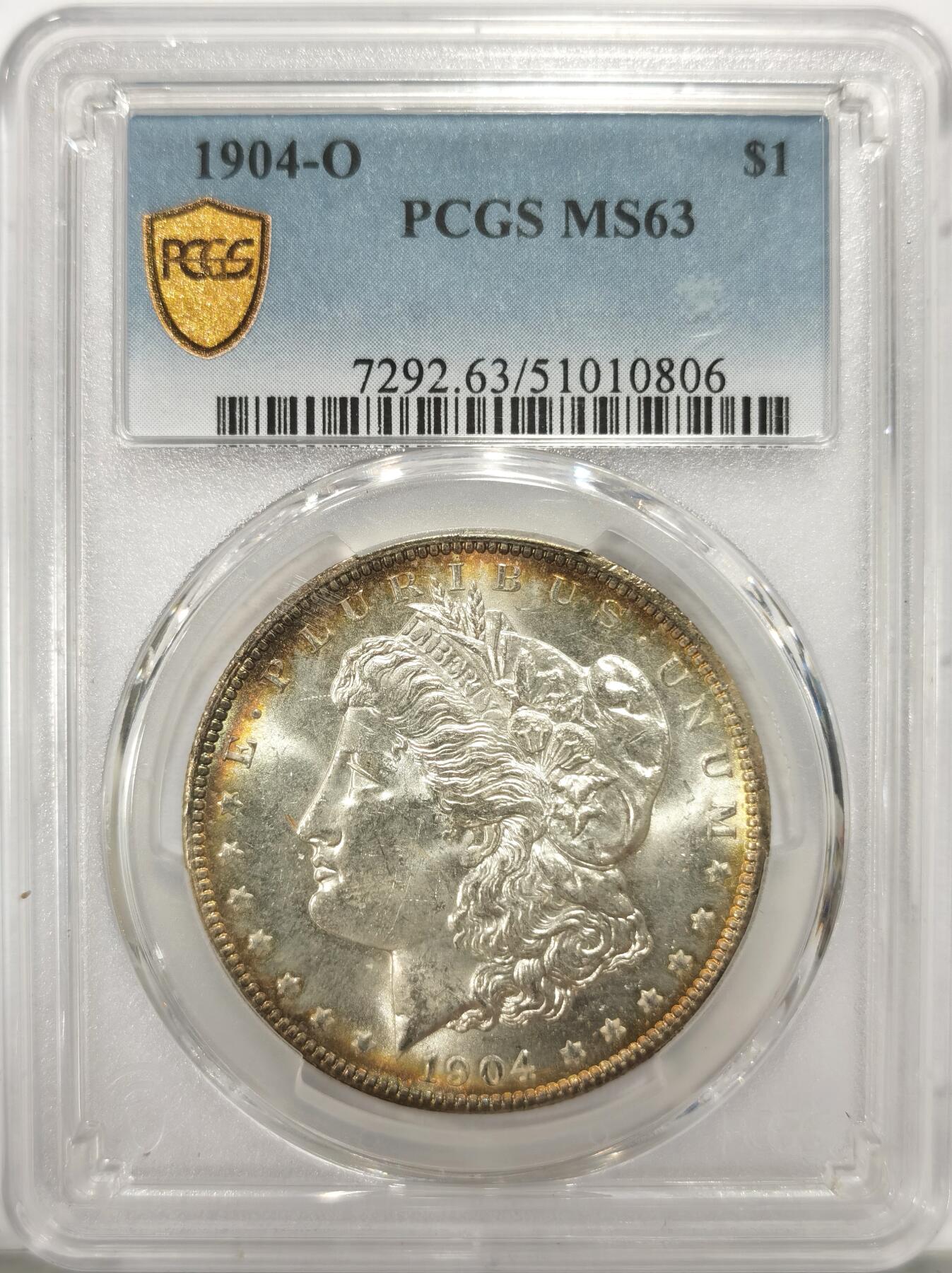 博洋堂世界钱币拍卖第126期（全场包邮） 1904年美国摩根银币O版PCGS-MS63，原汁原味双面五彩老包浆，包浆醇厚浓郁，打制深峻，转光强烈细节优秀，状态极佳。