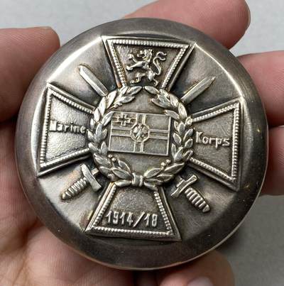 万国钱币拍卖第048期 - 1914-1918年德国一战时期军用铁十字银盒 严丝合缝的顶级欧洲工艺 首见品种800银 24g 50mm左右