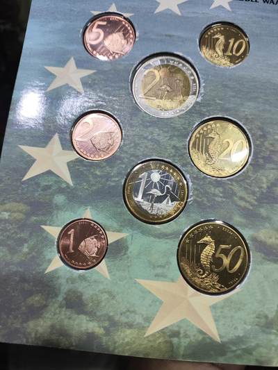 外币收藏 荷属安地列斯2004年 精装欧元样币套币 含2枚双色币，稀少