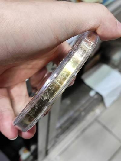 爱陶轩英伦邮币钞章专场 原盒证英国2013年皇玄孙诞生（威廉王子和凯瑟琳王妃第一个孩子)88mm镀金镶嵌施华洛奇水晶大型纪念章。限量发行499枚