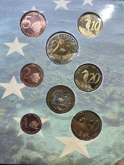 外币收藏 荷属安地列斯2004年 精装欧元样币套币 含2枚双色币，稀少