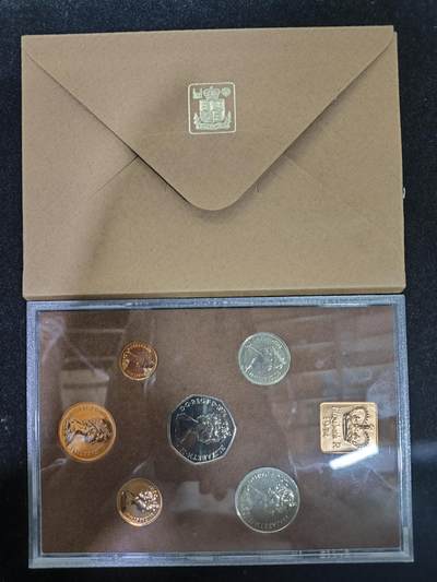爱陶轩英伦邮币钞章专场 原盒Proof 英国1974年精制套币