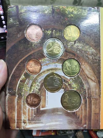 外币收藏 非流通外国硬币，根西岛2004年 精装欧元样币套币 含2枚双色币，稀少。