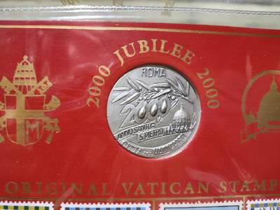 外币收藏 Vatican Souvenirs纪念套装，梵蒂冈纪念套装包含邮票和纪念章，纪念2000年禧年