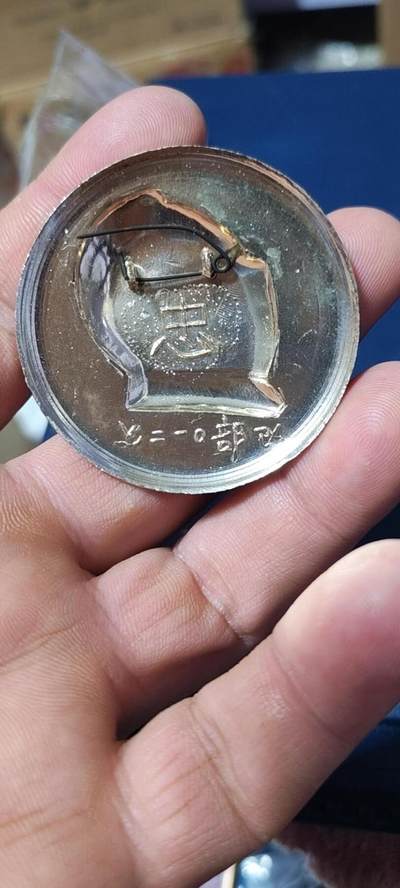 毛主席像章拍场，都是部队章 🔥🔥🔥🔥毛主席像章，50.6毫米，背面有铭文七二一O部队