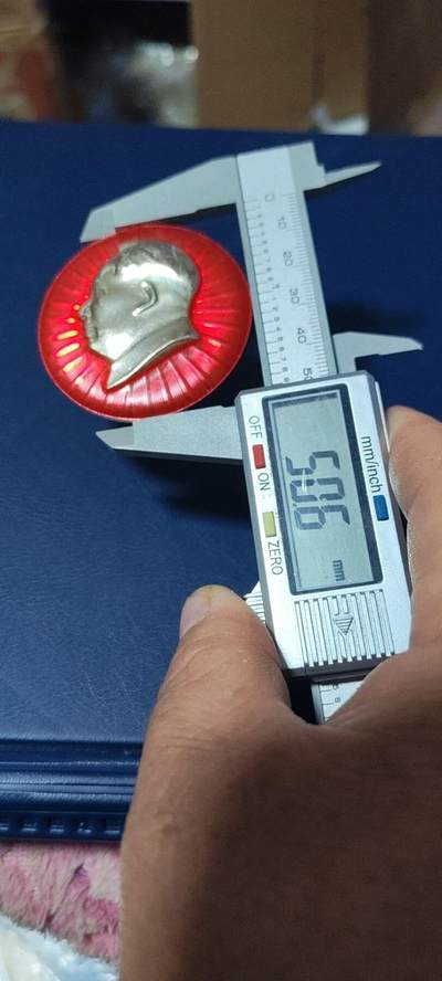 毛主席像章拍场，都是部队章 🔥🔥🔥🔥毛主席像章，50.6毫米，背面有铭文七二一O部队