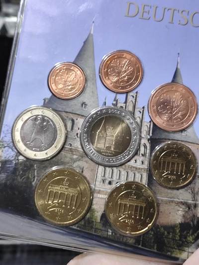 外币收藏 德国2006年欧元硬币套装，含石勒苏益格·赫尔斯泰因州卡装2欧元双色纪念币