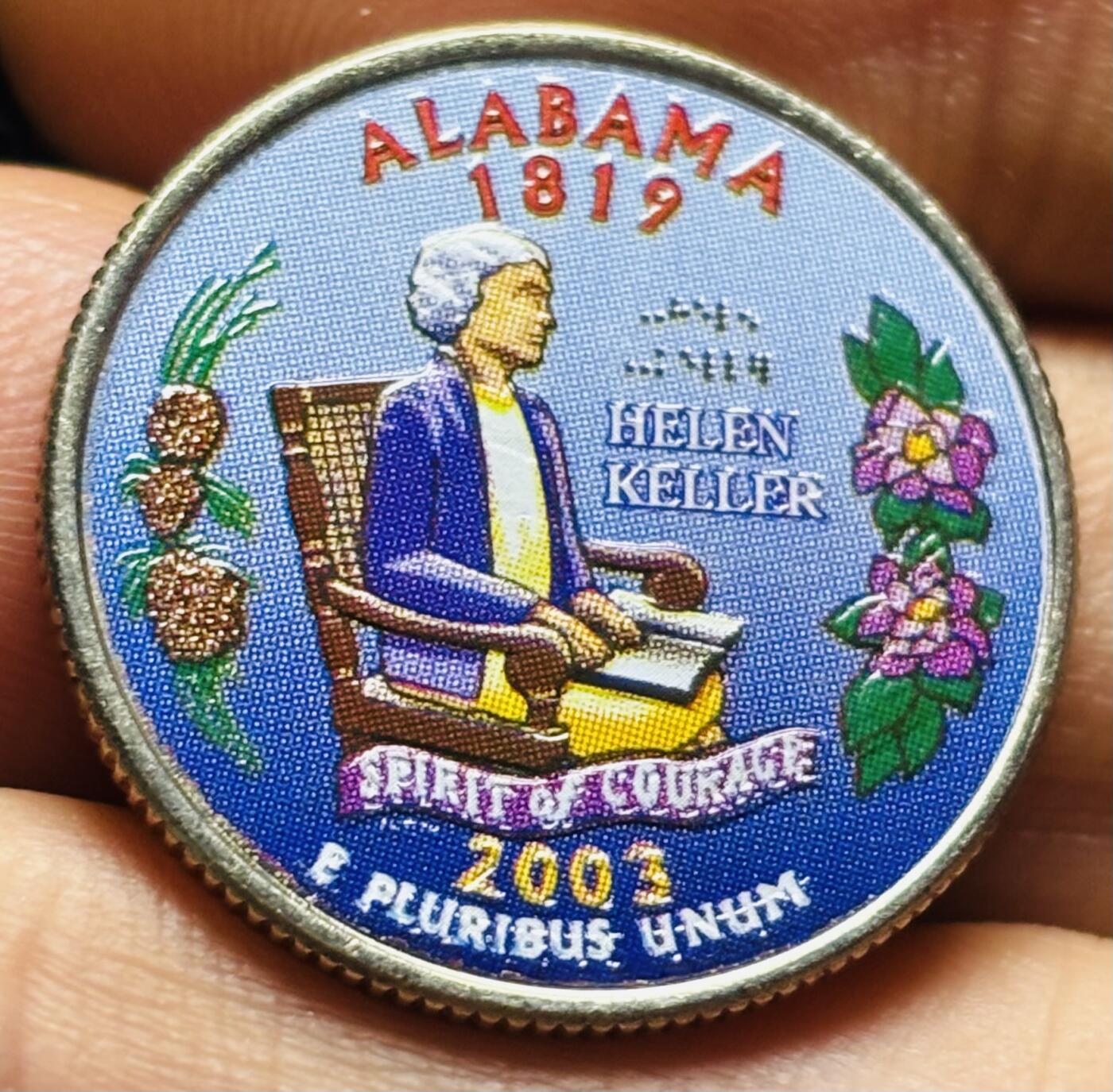 文馨钱币收藏第 253 场，优选品质老铜币，银币，英系，德系福利场！因寄存货太多，本场拍品不寄存，不满包邮请付邮费，之前有存单的可以凑包邮，默认邮费到付的，一律发顺丰到付，能接受的再出价拍，接受不了五元邮费的请高抬贵手勿拍，不要后台私信商议寄存问题，谢谢合作 全新未流通 2003 年美国阿拉巴马州 25 美分彩色币