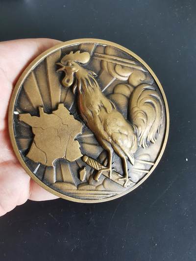 老王徽章第127期 - 法国高卢鸡主题大铜章   高浮雕   直径82mm   重量281.1g